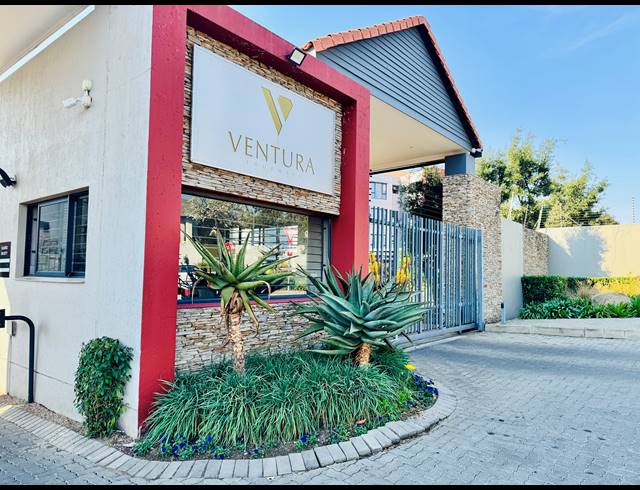 2 BEDROOM FLAT FOR SALE IN MAROELADAL